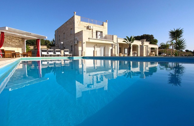 Luxuriöse Landvilla in der Nähe vom Meer, beheiztem Pool, Tennis und Park