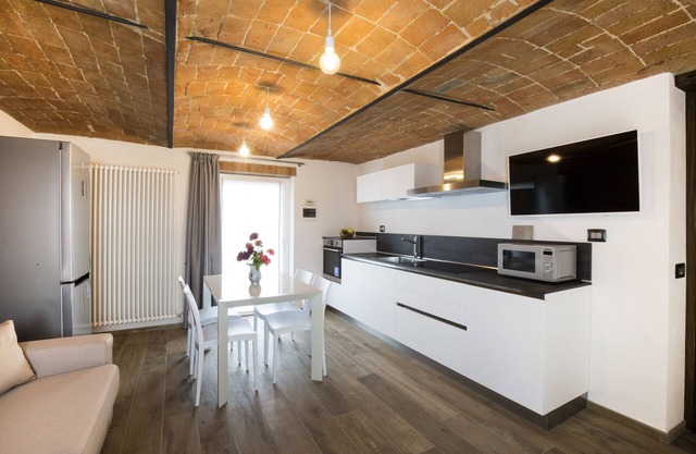 LUXUX LANDHAUS ALBA MANGO LANGHE