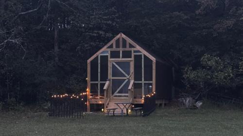 Luxury Cozy Glamping Cabin Retreat Natural Hide Out