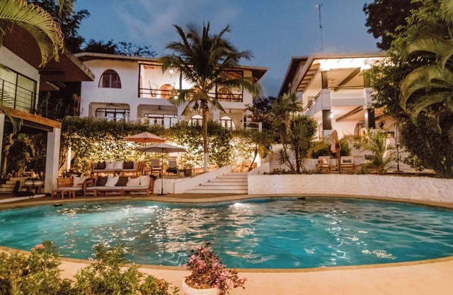 9 Bedroom 8 Bathroom, Amazing Ocean/Sunset Views, 10 minute walk to Playa Pelada