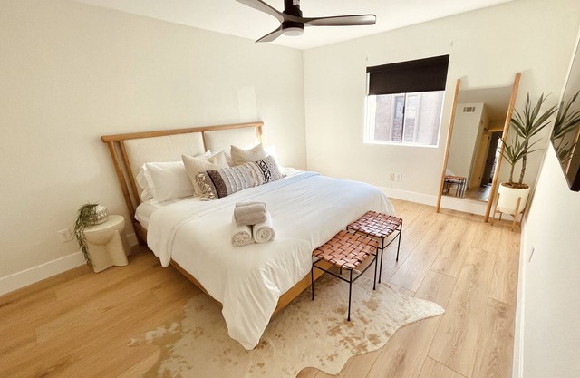 Luxury Desert Condo w/ Pool & 2 King Beds/2 baths