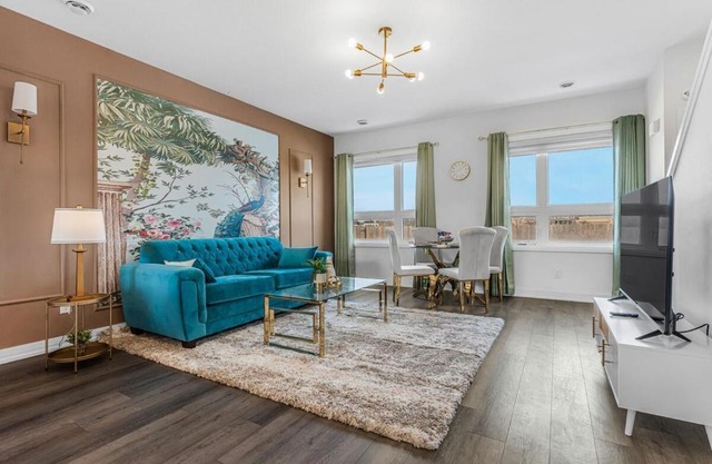 LUXURY Designer Penthouse with Rooftop and Parking!