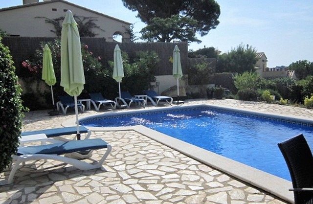 Luxury detached family Villa with pool and scenic views