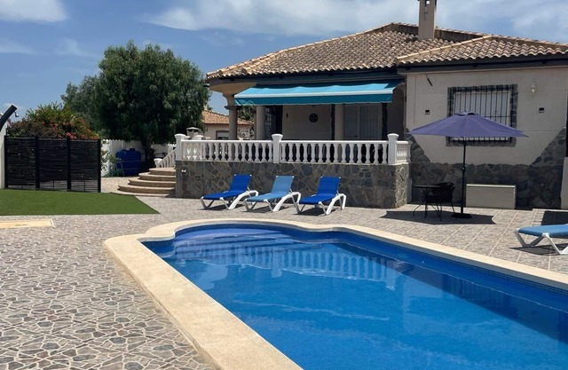 Luxuriöse freistehende Villa mit privatem Pool in Costa Calida
