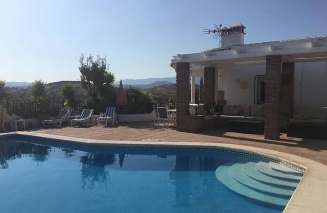 Luxuriöse freistehende spanische Villa, geräumig, mit privatem Pool im Vinuela-Tal