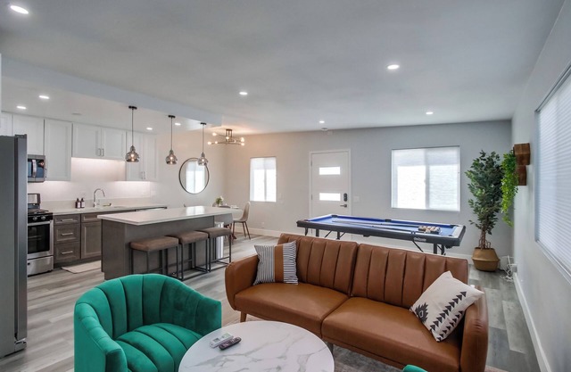 Luxury Downtown Oasis with Spa
