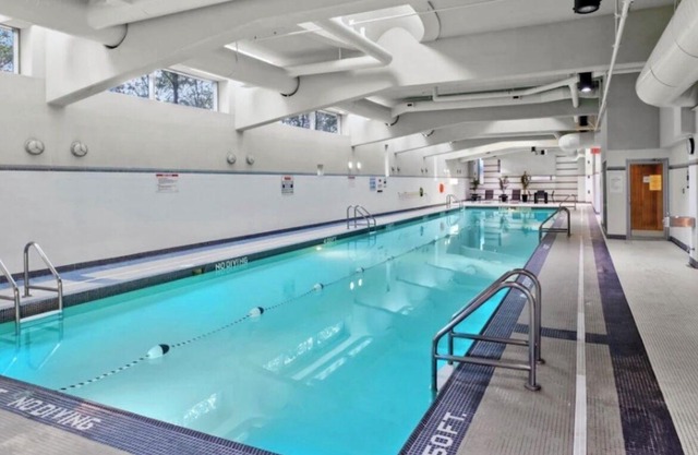 2+ Bed Apartment with Mountain Views with Pool / hot tub/ sauna/ gym