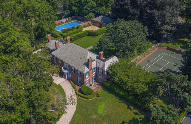 Luxury Estate: Heated Pool - Tennis - Gym - Sauna!