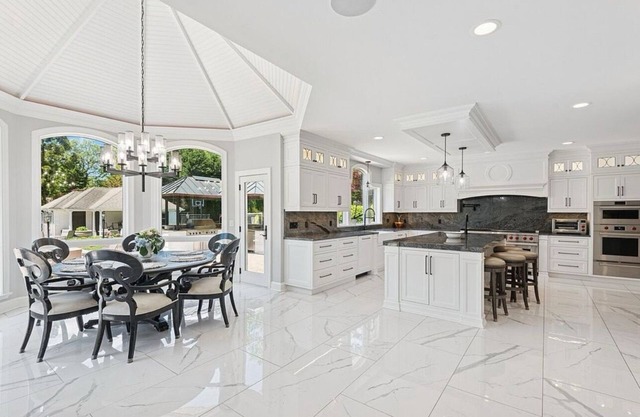Luxury Estate w. Heated Pool, Movie Theater & Resort Yard! Minutes to Ryder Cup