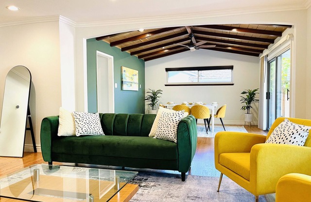 Luxury Executive home in Bay Area close to Apple/Shopping