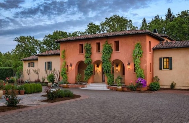 Luxury Executive or Vacation Rental in Kenwood