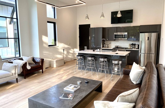 Luxury Executive Home located in the heart of the city
