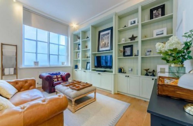 Luxury family friendly holiday cottage in the heart of the Cotswolds - Church Mews