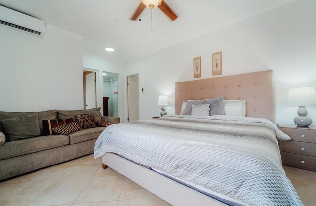 Luxury Family Home with Amenities in Noord