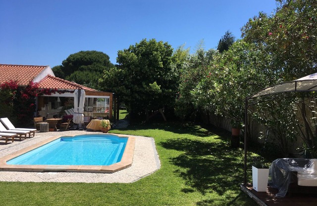 Luxuriöse Familienvilla in Meeresnähe - mit Pool, Garten, Grill, Spielplatz
