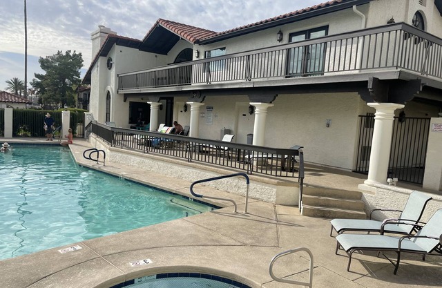 Luxury, fully Upgraded Condo unit: all amenities