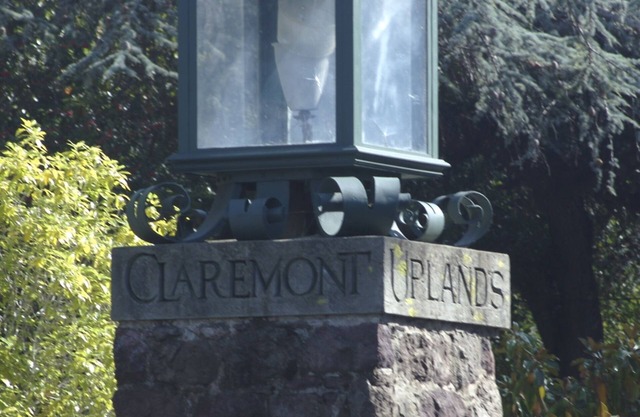 LUXUS-GARTEN-OASE IN ABGEDECKTER CLAREMONT-NACHBARSCHAFT