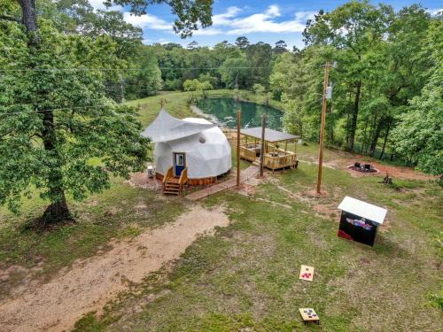 Luxury Geo Dome with Hot Tub Perfect for a Glamping Getaway near Houston, Texas