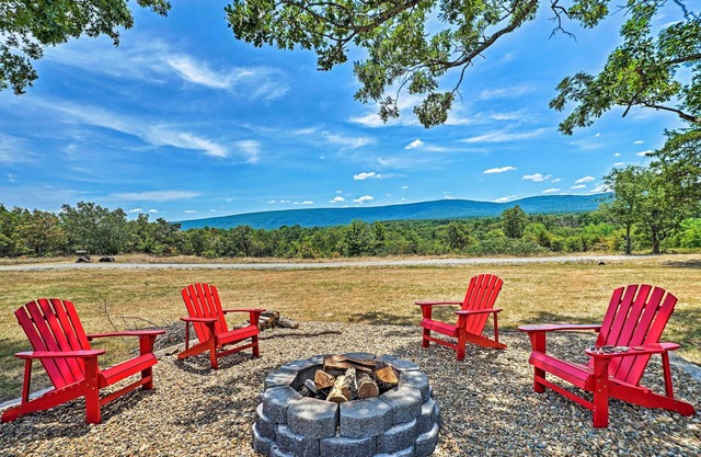 Luxury Getaway | Mountain/River Views, BBQ/Fishing
