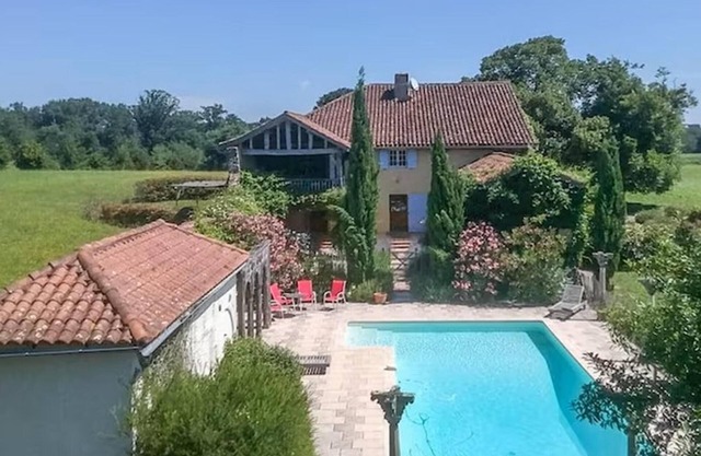 Grosse Luxus-Gite mit privatem Pool im Gers