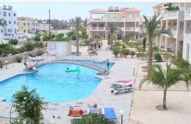 Luxuriöses Apartment im Erdgeschoss mit Blick auf den Pool