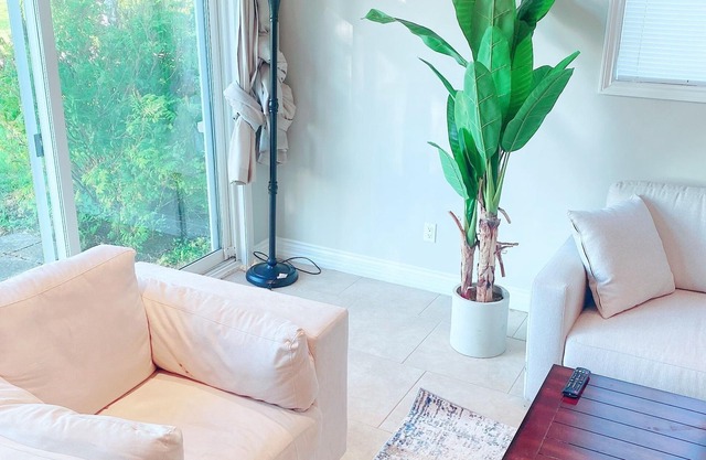 Luxury Guest House In King City