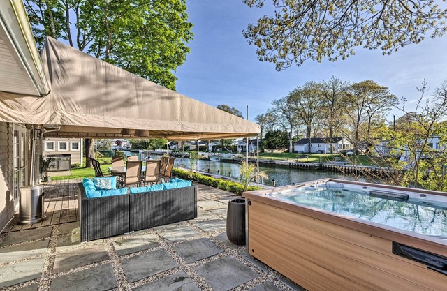NEU! Luxus Hamptons Home auf Kanal w / Dock & Kayaks