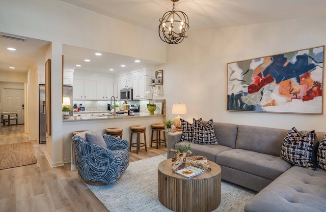 Luxury Haven - Renovated w/ Abundant Amenities
