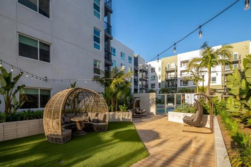 Luxury Haven Steps from Santa Ana Zoo & Cultural Gems