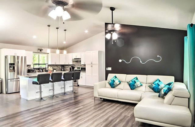 Luxury Hawaii Getaway: Close To Beach & Ocean 3 Bedroom Home by RedAwning