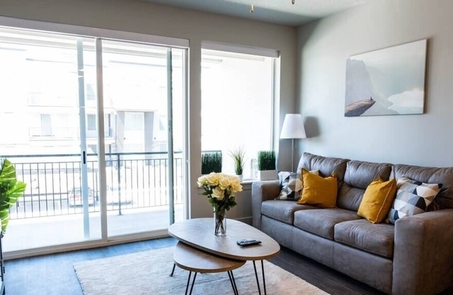 Urban Apartment In Herriman With Several Amenities