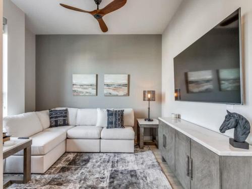 Luxury Highrise in West Village