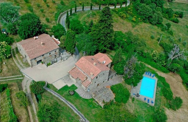 Luxuriöses historisches toskanisches Bauernhaus mit Pool und Blick auf das Tibertal