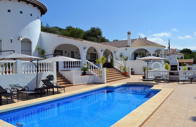 Luxus-Ferienvilla mit privatem Pool in einer schönen, ruhigen Umgebung