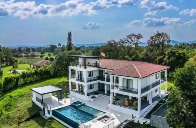 Luxury Home at Parque del Café *Grand Cypress *