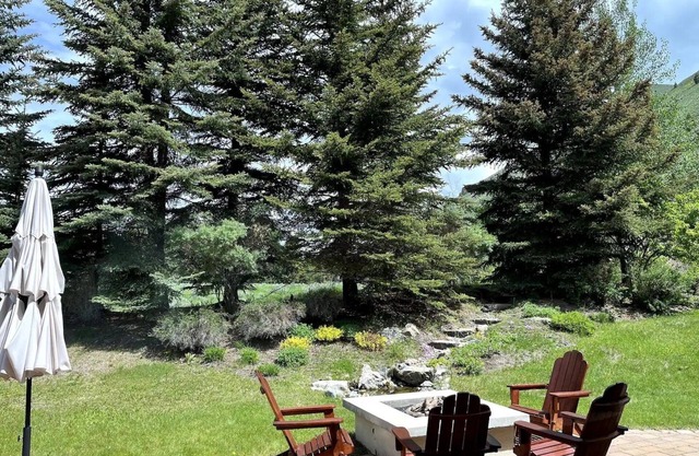 Luxury home by the river minutes to Sun Valley