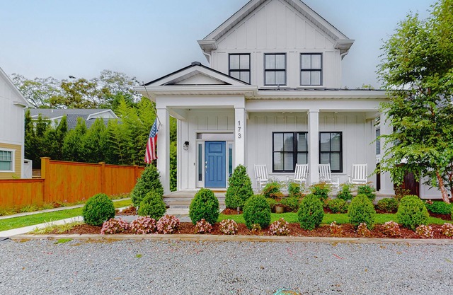 New luxury home in downtown Rehoboth Beach - private pool and hot tub