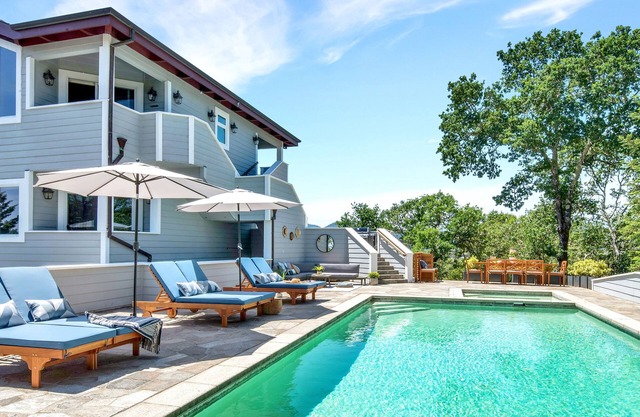 Luxuriöses Weinlandhaus im Herzen von Healdsburg mit privatem Pool.