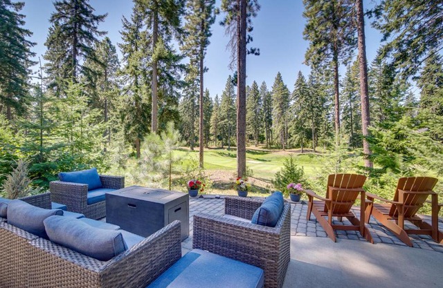 Luxury Home in Suncadia Hot Tub and Fire Pit!