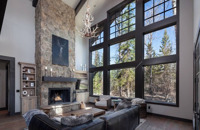 Luxury Home Near Nature Trails | Marina, Hot Tubs & Shuttle Included