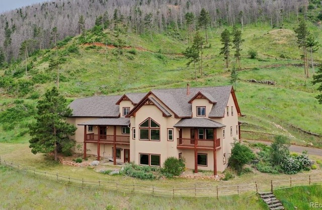 Luxury home on 120 acres. Amazing Views. 6-beds
