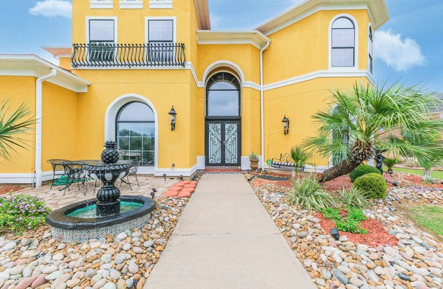 Luxury Home w/ Patio & Lake View in Richmond!