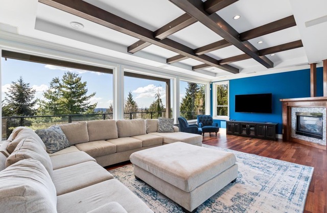 Luxury home with stunning view over 6000 sq.ft. 6 bedrooms, 4.5 bath, 1 den.