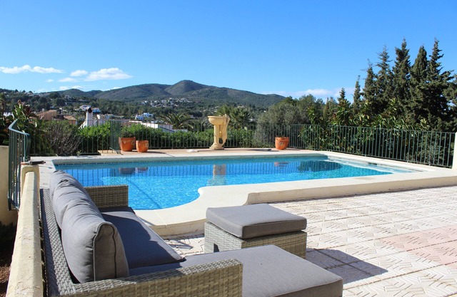 Luxushaus mit Pool in wunderschöner Lage in Jávea. Strand 10 min.