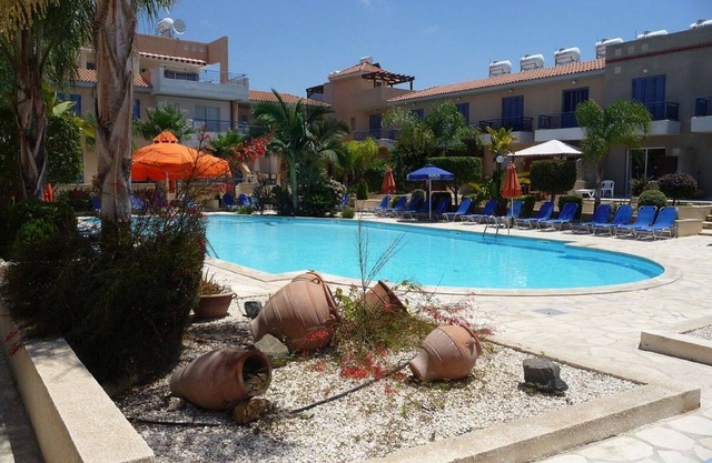 Luxushaus, kleiner Komplex, großer Pool, kostenloses WiFi, Paphos Flughafentransfers