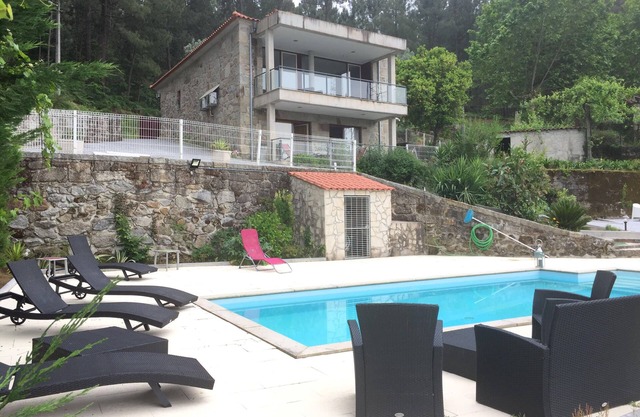 Luxury house with private pool and panoramic jacuzzi, on the doorstep of Gerês