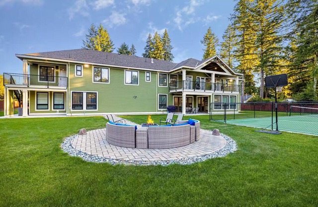 Luxury Houses in Surrey(Vancouver)BC. closed to Langley BC.