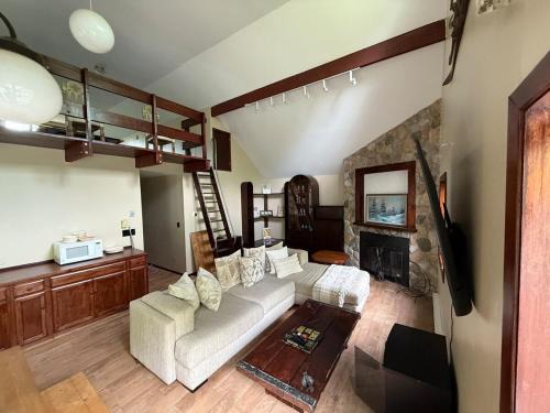 Luxury Hunter Mountain Getaway