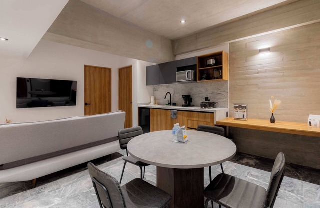 Luxury in Condesa: rooftop, jacuzzi, and spa