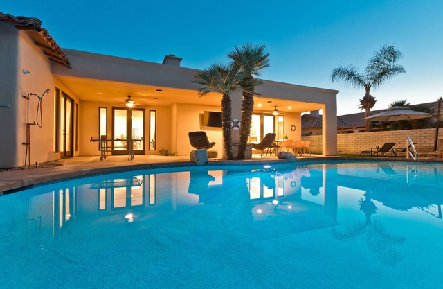 Luxury in La Quinta w/Large Saltwater Pool-Arcades-Ping Pong-EV